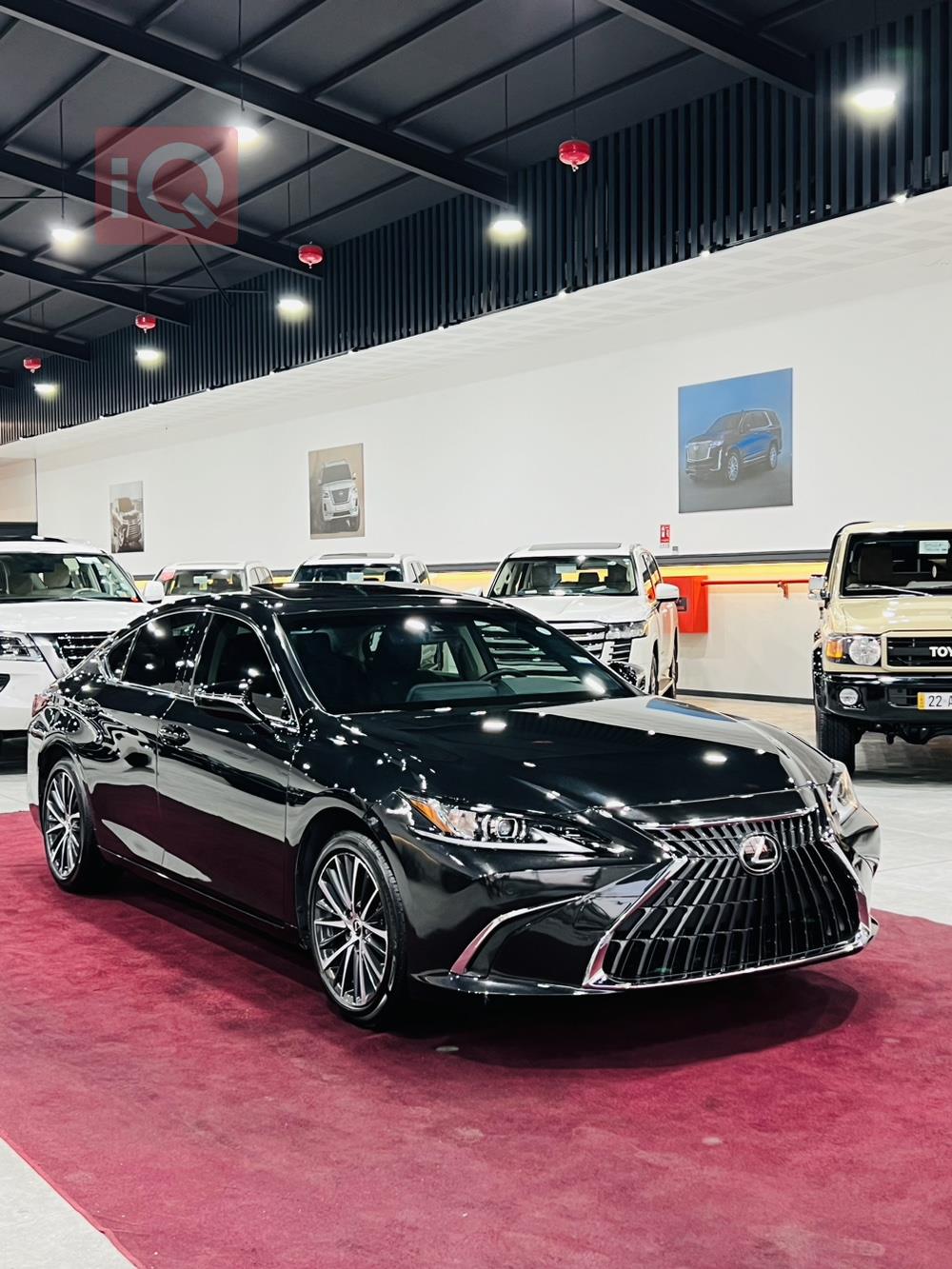 Lexus ES